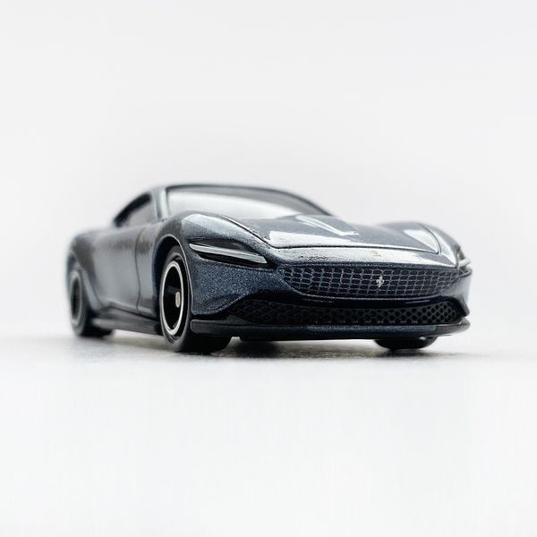 Đồ chơi mô hình xe Tomica No.17 Ferrari Roma Special First Edition