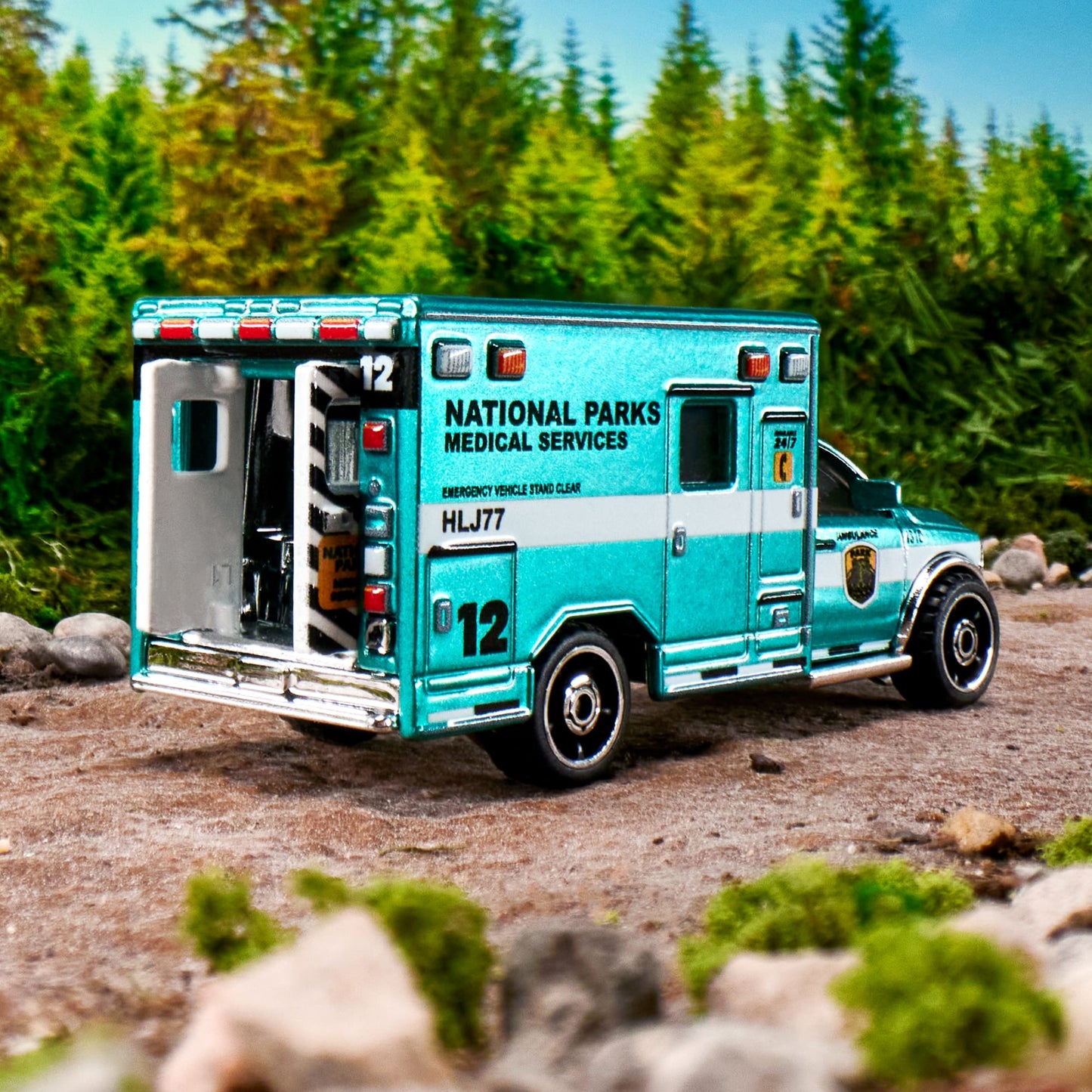 Matchbox 2019 Ram Ambulance Xe Mô Hình Cứu Thương Cao Cấp Matchbox HLJ77 - Hình ảnh bổ sung 5
