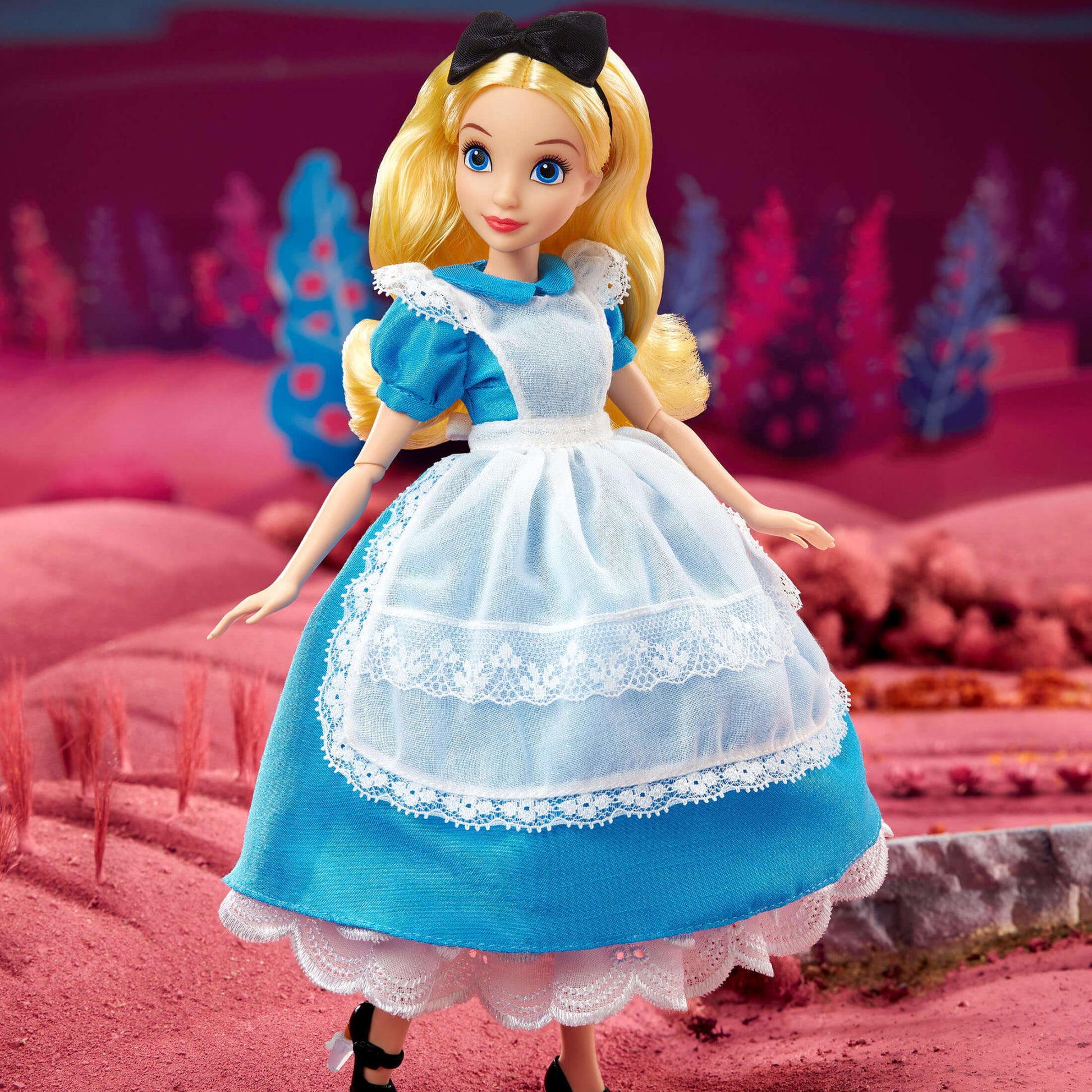Disney Collector Alice in Wonderland Doll - Búp Bê Sưu Tầm Cao Cấp Disney 100 Năm - Mattel HLX68 - Góc nhìn khác 3