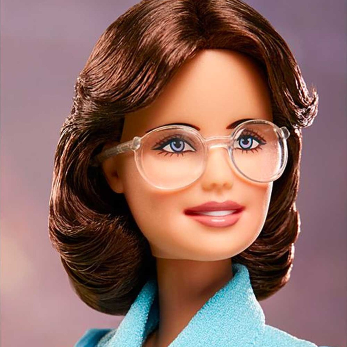 Billie Jean King Barbie Inspiring Women Series Doll - Búp bê Sưu tầm Huyền thoại Quần vợt - Mattel GHT85 - Hình ảnh bổ sung 7