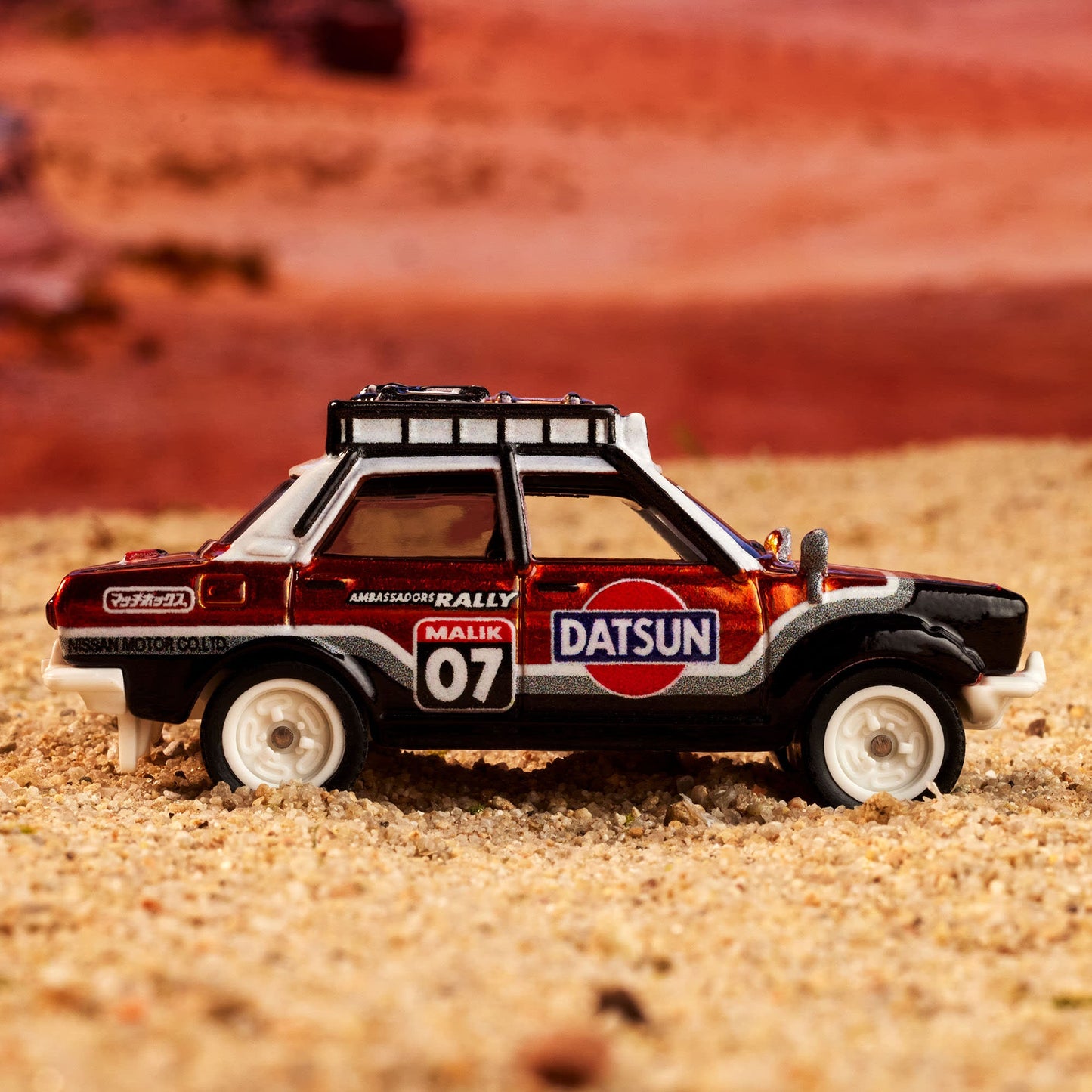 Matchbox 1970 Datsun 510 Rally - Mô Hình Xe Đua Cao Cấp - Matchbox - Góc nhìn khác 3