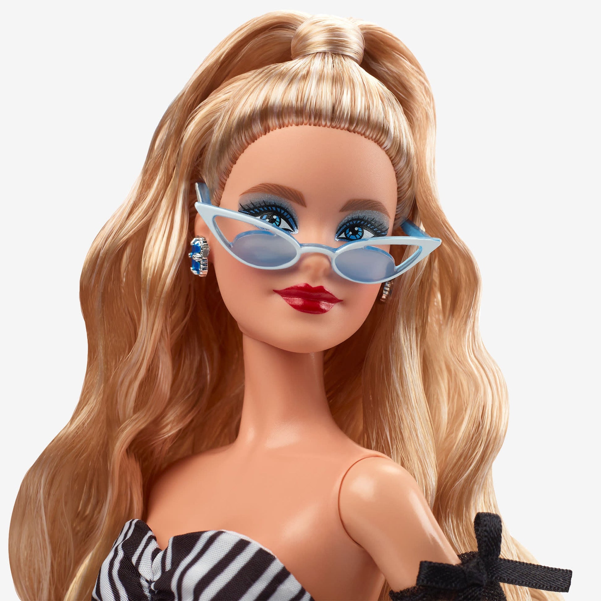 Barbie 65th Anniversary Doll With Blonde Hair - Búp Bê Kỷ Niệm 65 Năm (Tóc Vàng) - Mattel Signature - Hình ảnh bổ sung 4