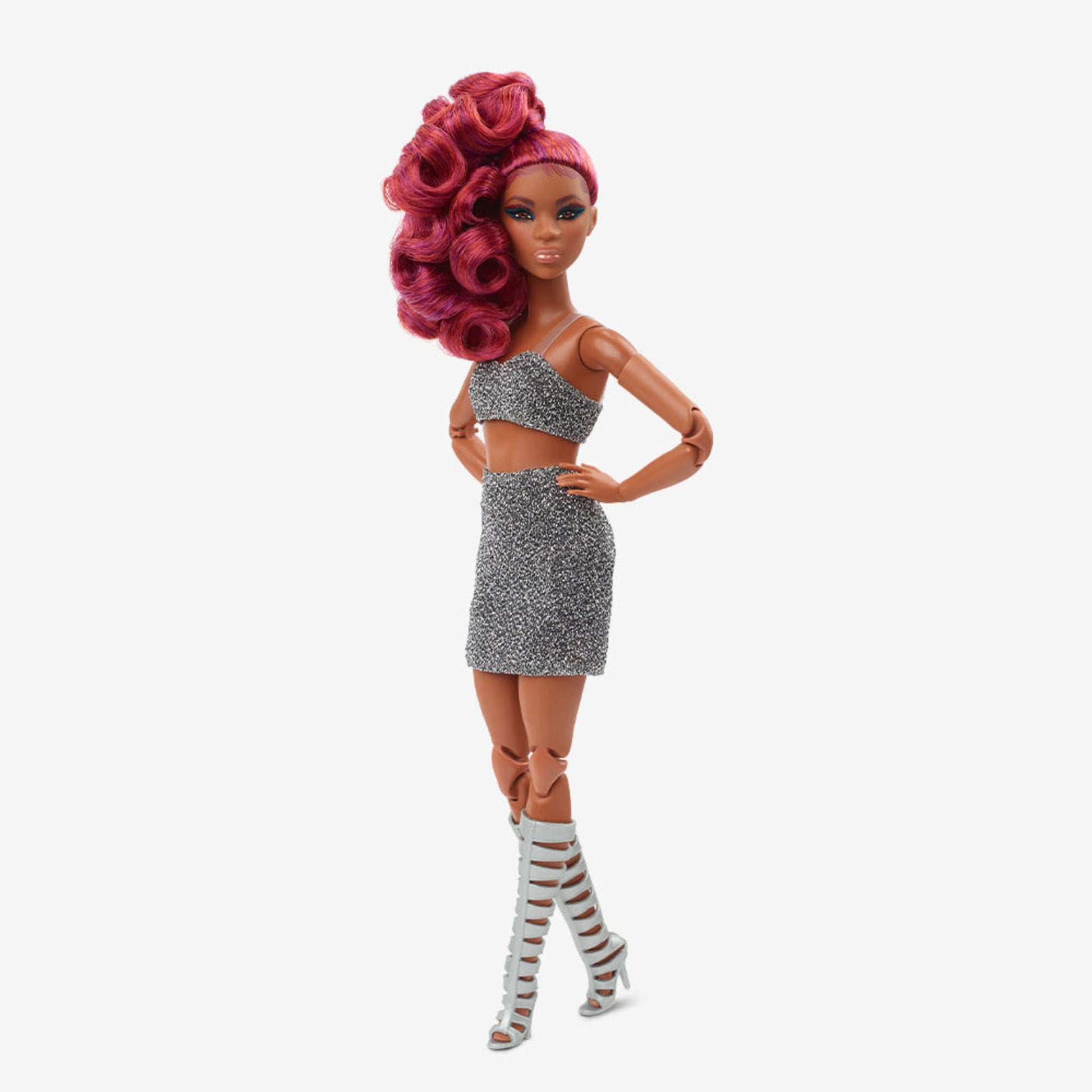 Barbie Looks Doll (Petite, Curly Red Hair) - Búp Bê Thời Trang Barbie Signature HCB77 - Hình ảnh chi tiết 2