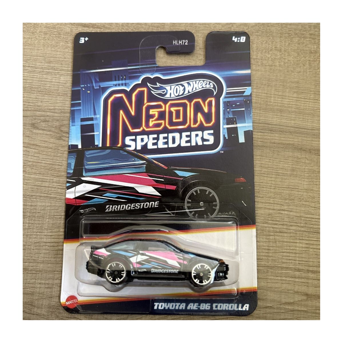Hot Wheels Neon Speeders TOYOTA AE-86 COROLLA HLH72 - Mô hình xe đua die-cast - Hot Wheels - Góc nhìn khác 3