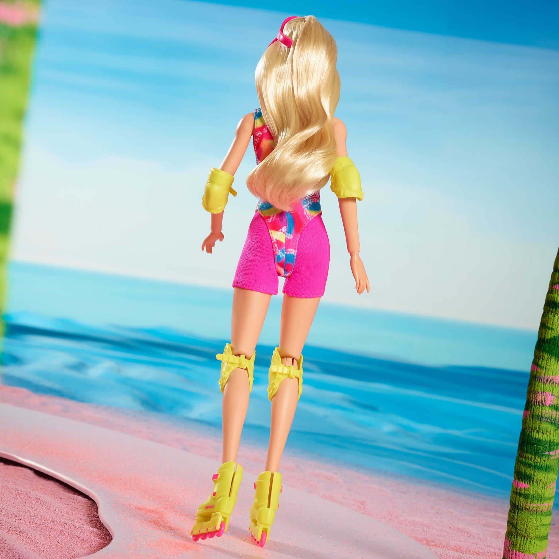Barbie in Inline Skating Outfit – Barbie The Movie - Búp bê Sưu tầm Patin Neon - Mattel - Hình ảnh bổ sung 8