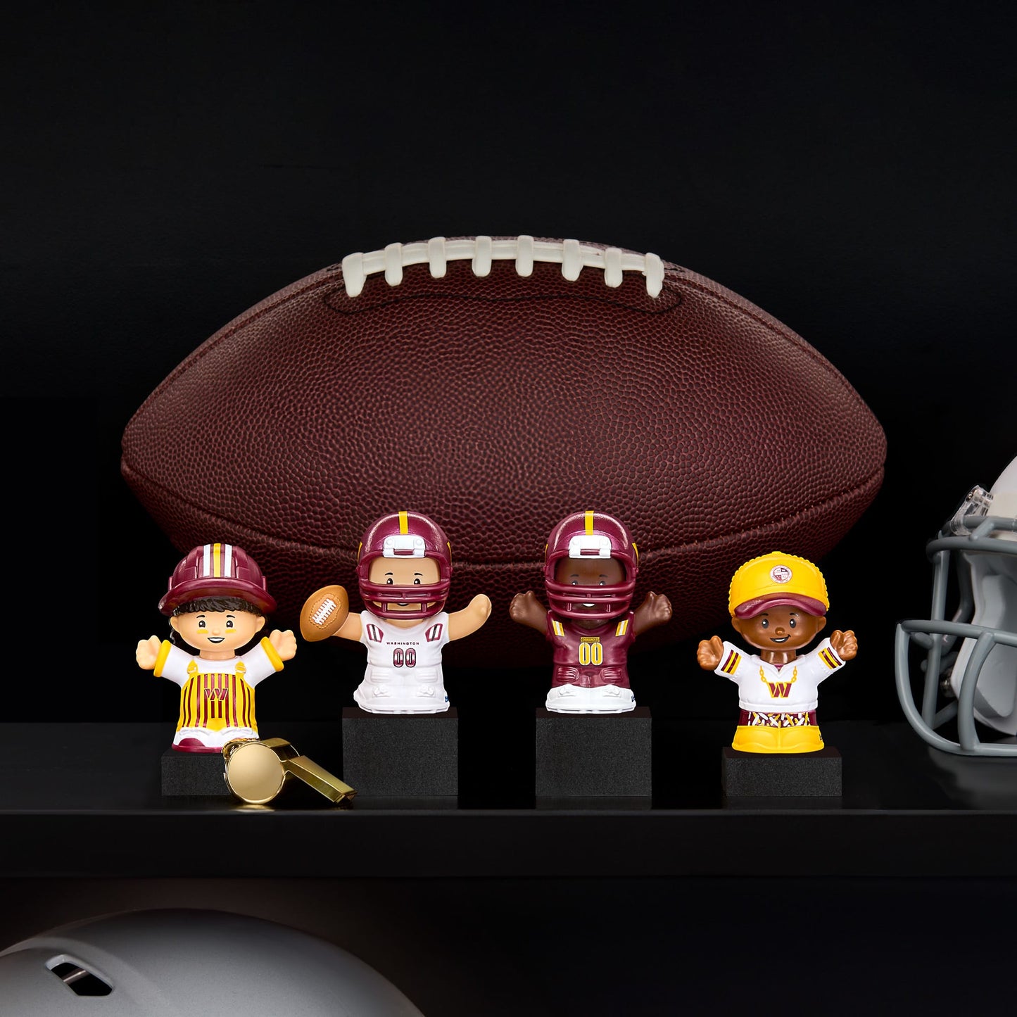Little People Collector x NFL Washington Commanders Set - Bộ Mô Hình Sưu Tầm Thể Thao NFL - Mattel Creations - Hình ảnh chi tiết 2