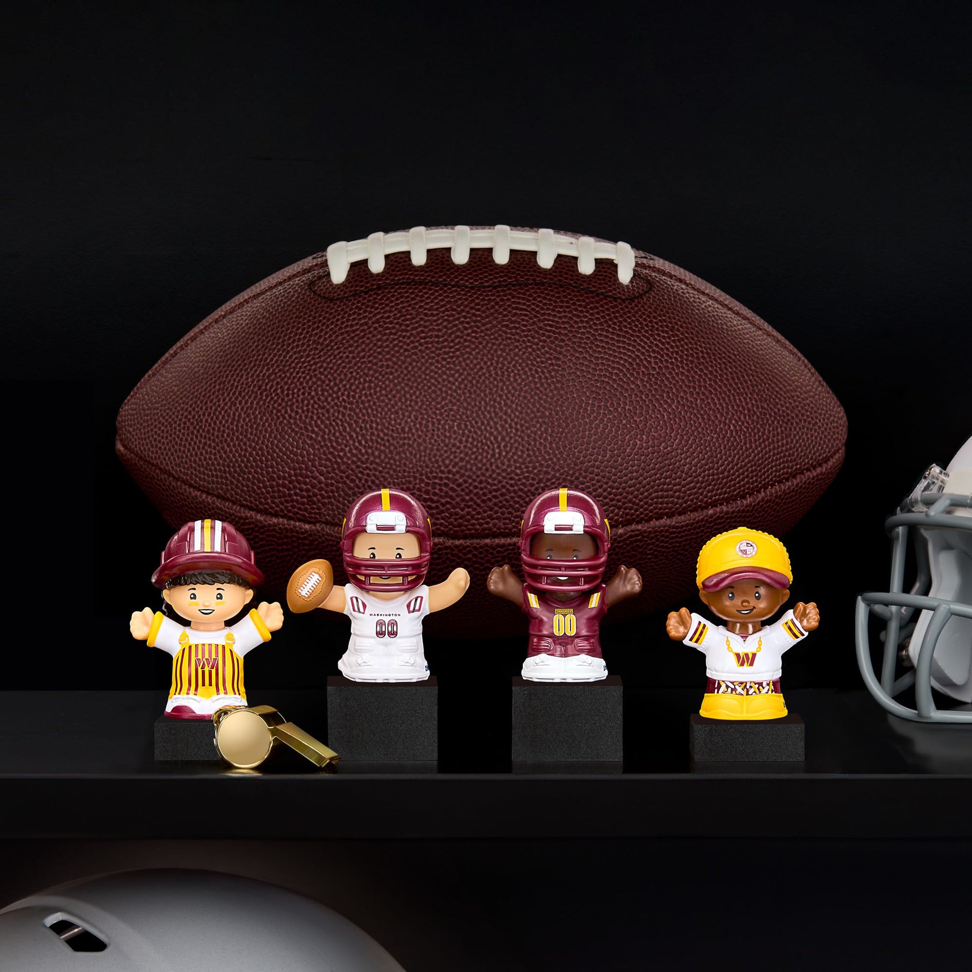 Little People Collector x NFL Washington Commanders Set - Bộ Mô Hình Sưu Tầm Thể Thao NFL - Mattel Creations - Hình ảnh chi tiết 2