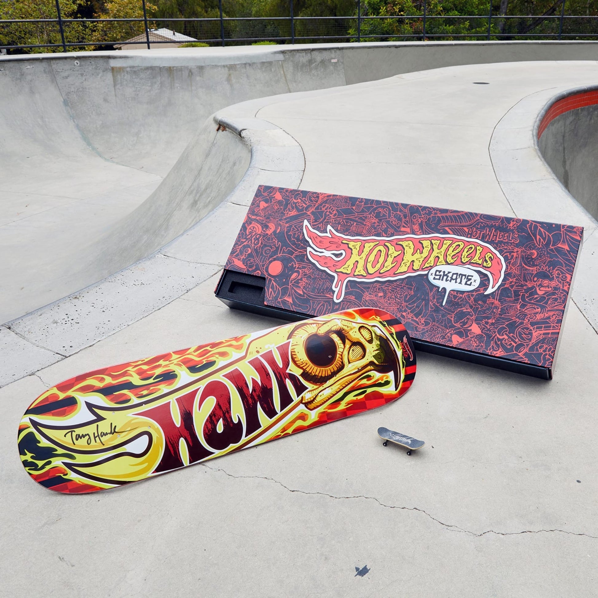 Tony Hawk x Hot Wheels Skate, Wildfire Deck & Fingerboard - Ván trượt cao cấp giới hạn có chữ ký - Mattel Creations HPP94 - Hình ảnh bổ sung 7