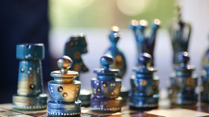 The Steady Riser - Sydney Gruber Painted 20" Large King's Inlaid Chess Set #9 - Bộ Cờ Vua Gỗ Vẽ Tay Nghệ Thuật - Hình ảnh bổ sung 7