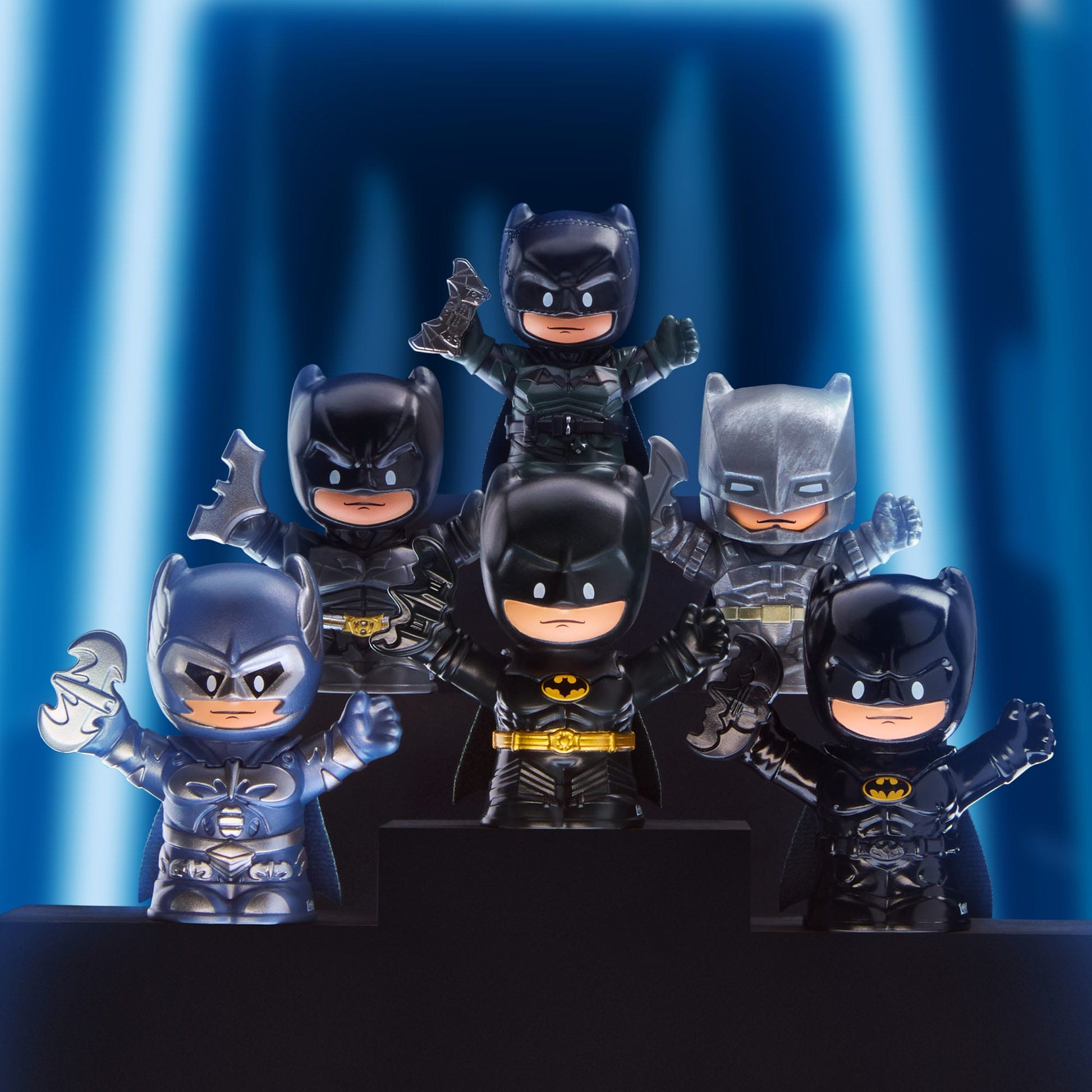 Little People Collector Batman 85th Anniversary: I Am Batman Pack - Bộ 6 Mô Hình Batman Kỷ Niệm 85 Năm - Mattel HVW63 - Hình ảnh chi tiết 2