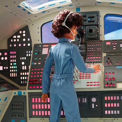 Sally Ride Barbie Inspiring Women Doll - Búp bê Phi hành gia NASA - Barbie Signature Mattel - Góc nhìn khác 3