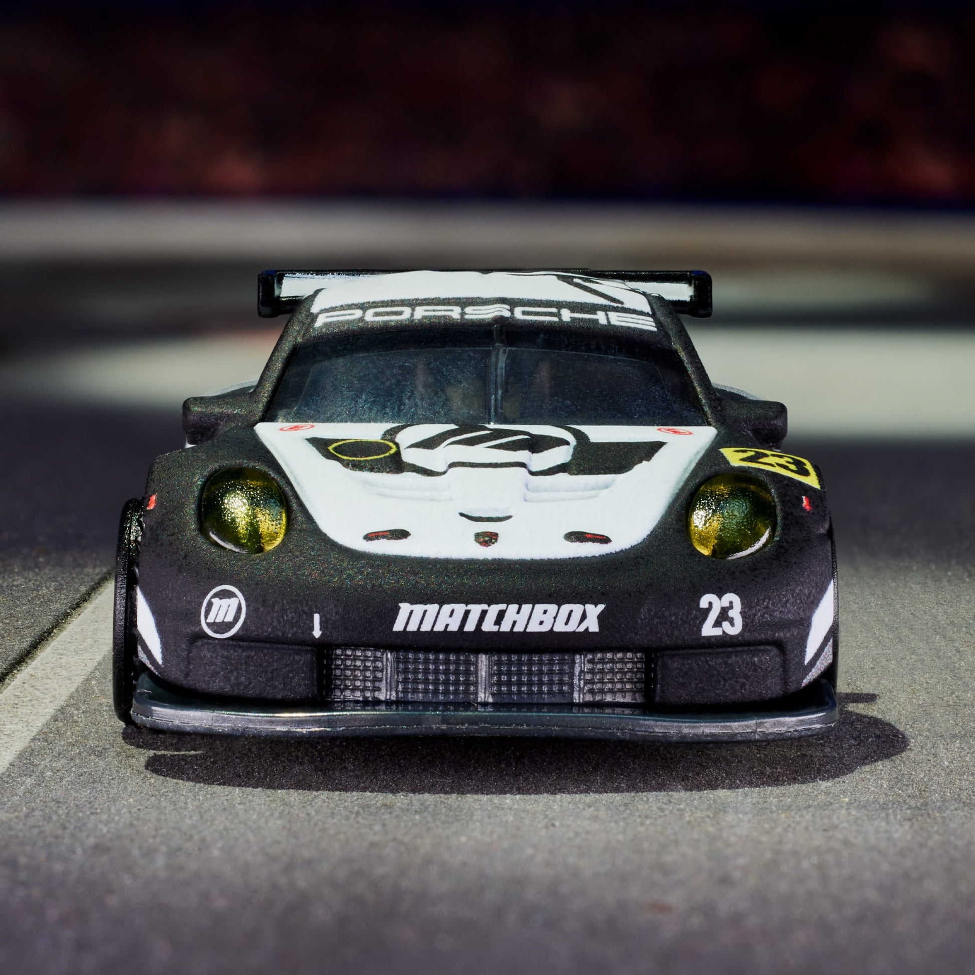 Matchbox Porsche 911 RSR - Mô Hình Xe Đua Die-cast Cao Cấp 1:64 - Hình ảnh bổ sung 5