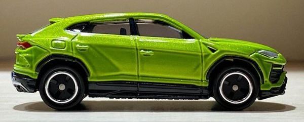 Xe mô hình Tomica No. 2 Lamborghini Urus - Chính hãng Takara Tomy
