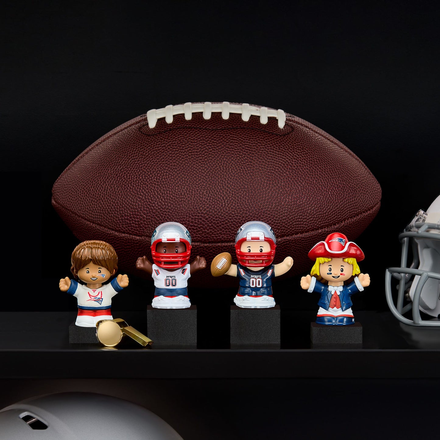 Little People Collector x NFL New England Patriots Set - Bộ Mô Hình Đồ Chơi Sưu Tầm NFL Mattel HND12 - Hình ảnh chi tiết 2