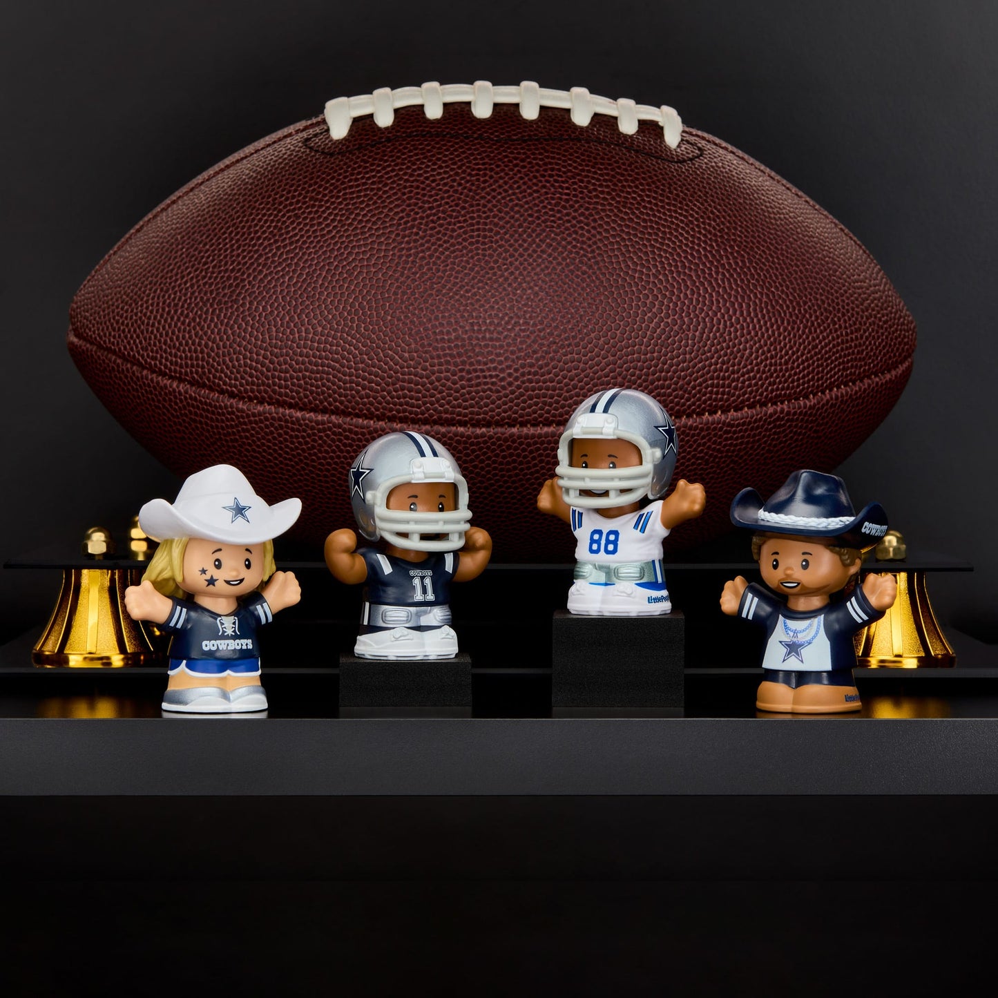 Little People Collector x NFL Dallas Cowboys Set - Bộ Mô Hình Đồ Chơi Sưu Tầm - Mattel Fisher-Price - Góc nhìn khác 3