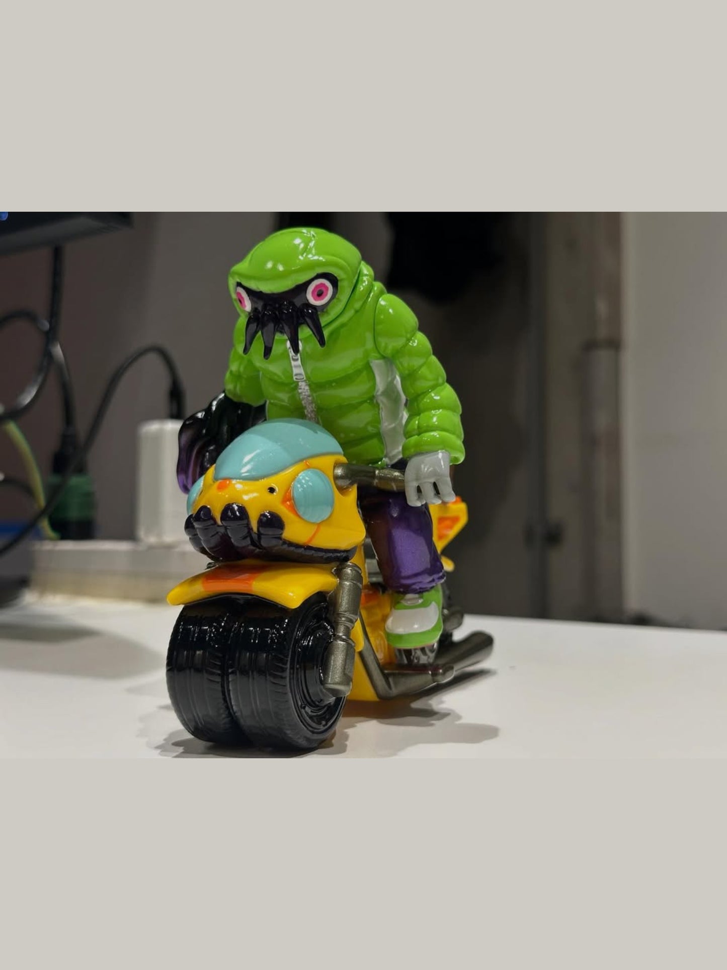 Devil Toys X Gyaromi Oid Trike - Mô hình Sofubi Figure cao cấp Devil Toys - Hình ảnh chi tiết 2