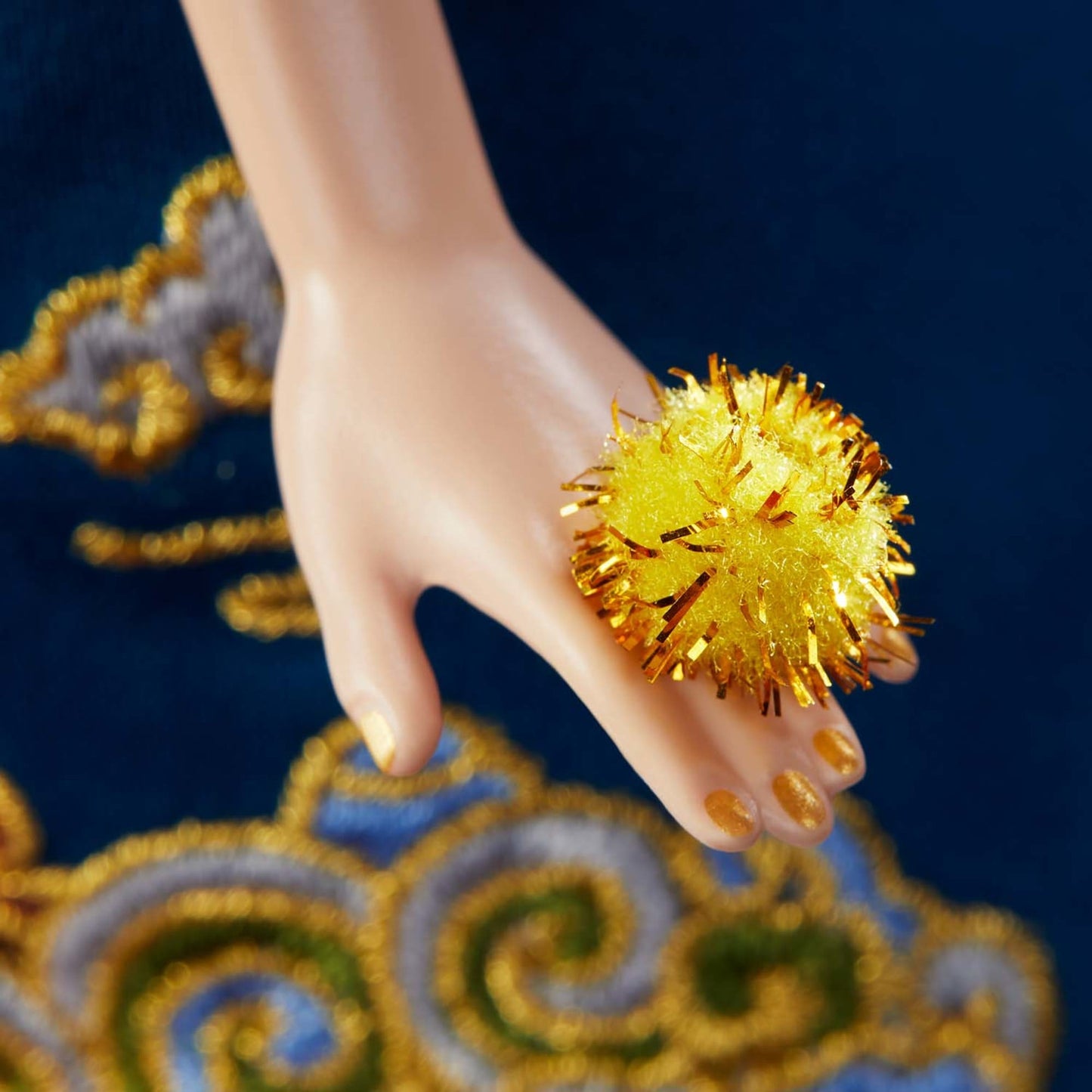 2023 Barbie Lunar New Year Doll Designed by Guo Pei - Búp bê sưu tầm cao cấp - Mattel Barbie Signature Mattel - ảnh 7 - Colle