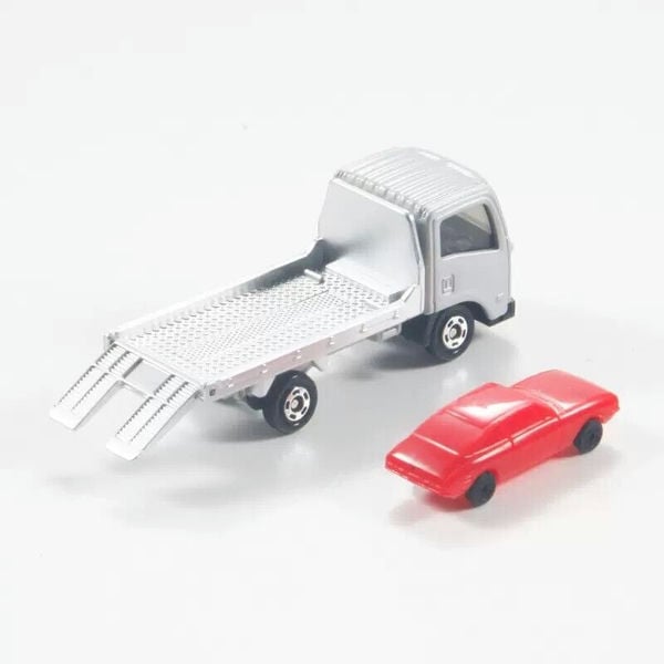 Tomica Asia Original AO-02 Isuzu Elf Vehicle Transporter