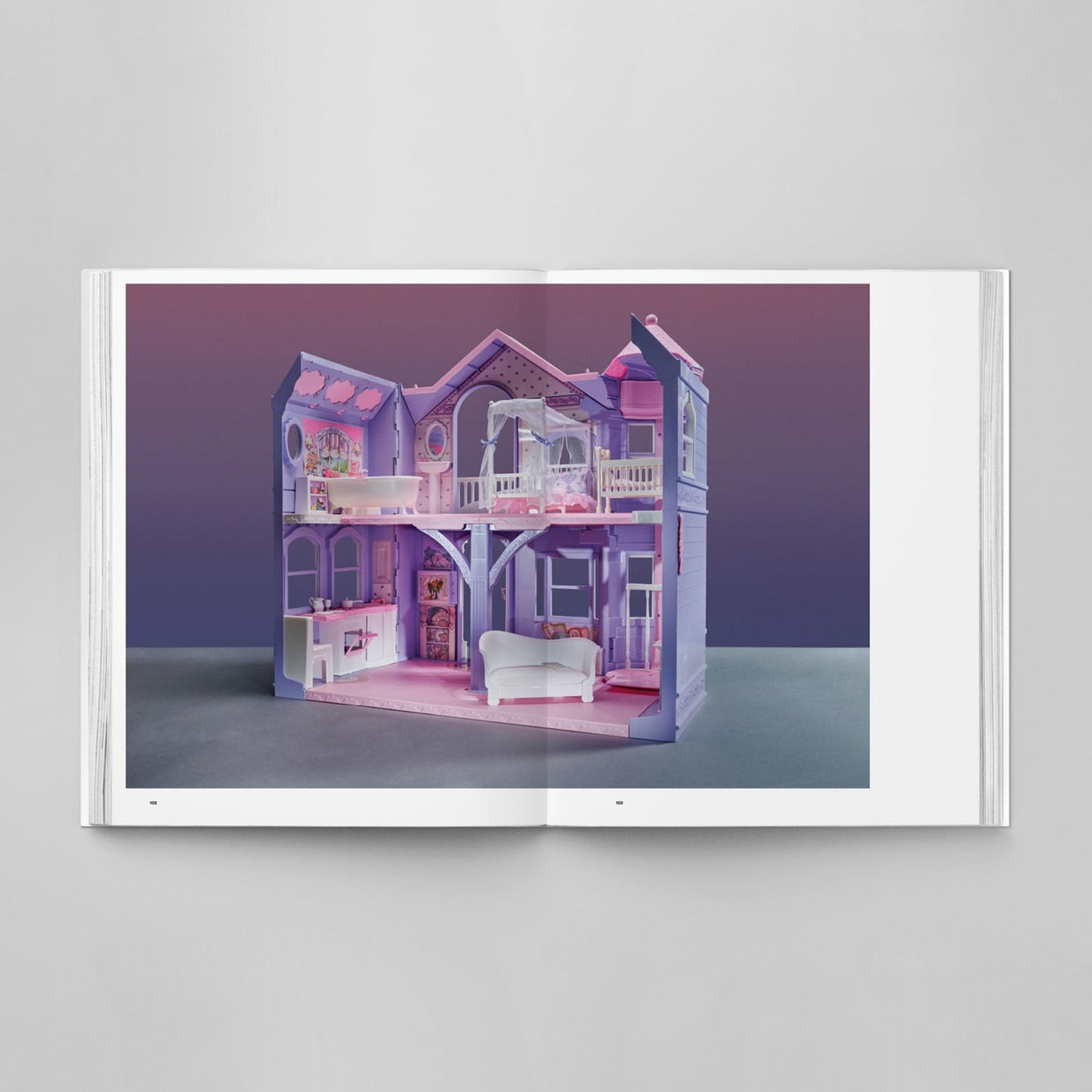 Barbie Dreamhouse An Architectural Survey Limited Run Edition - Sách Nghệ Thuật Kiến Trúc - Mattel Creations Mattel - ảnh 4 -