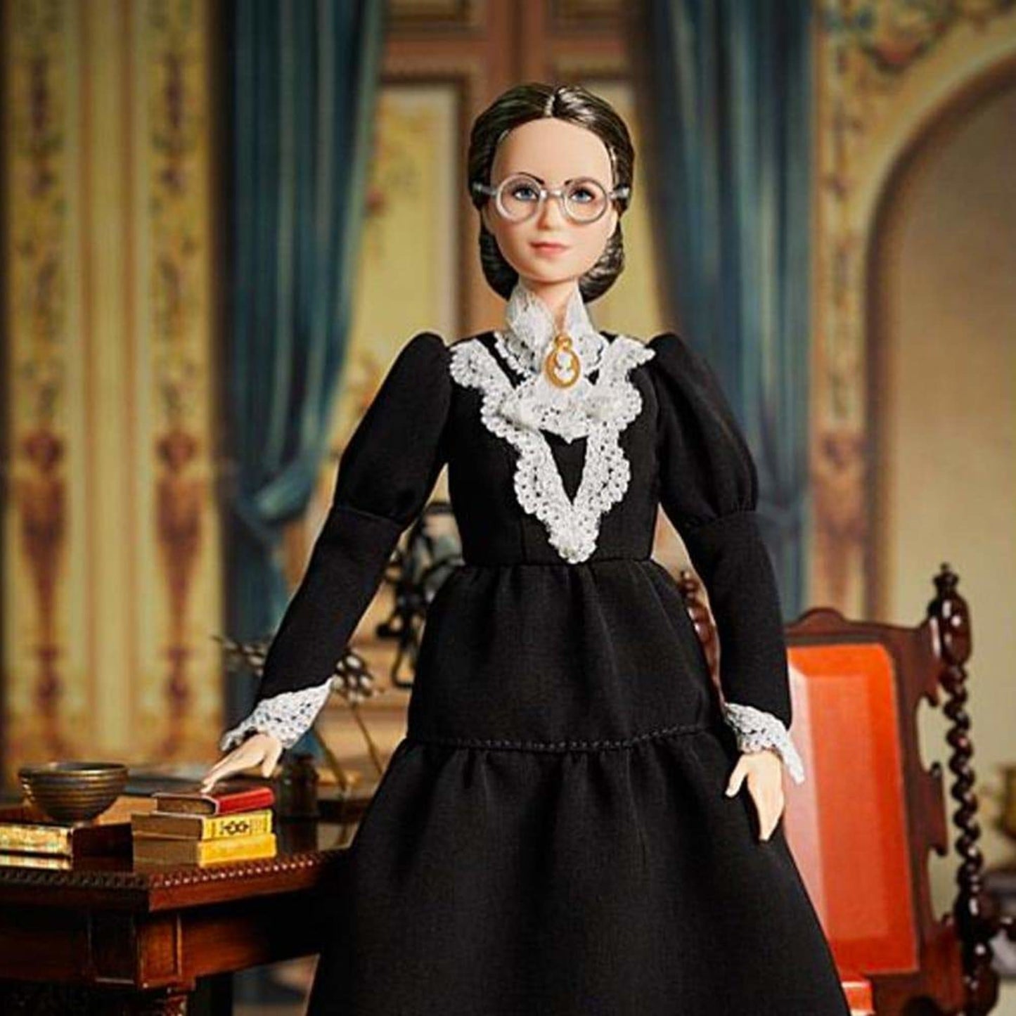 Susan B. Anthony Barbie Inspiring Women Doll - Búp Bê Sưu Tầm Cao Cấp Barbie Signature - Hình ảnh chi tiết 2