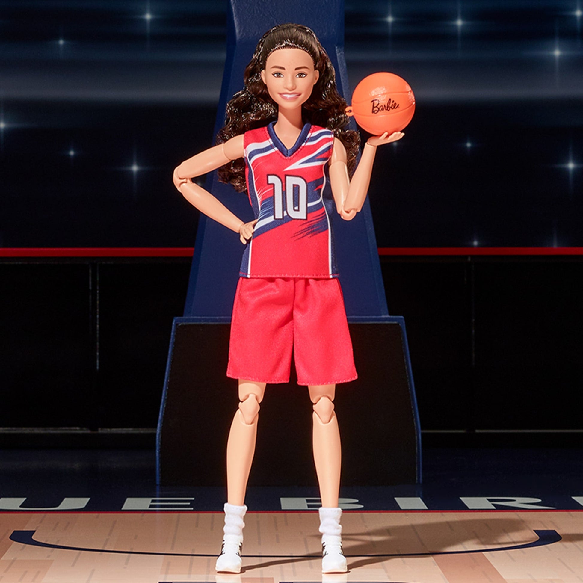 Barbie Inspiring Women Sue Bird Doll - Búp bê Sưu tầm Vận động viên Bóng rổ - Mattel HJW97 - Góc nhìn khác 3