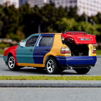 Matchbox 1995 Volkswagen Golf Harlequin - Mô Hình Xe Ô Tô Sưu Tầm Tỉ Lệ 1:64 Matchbox Collectors - Góc nhìn khác 3
