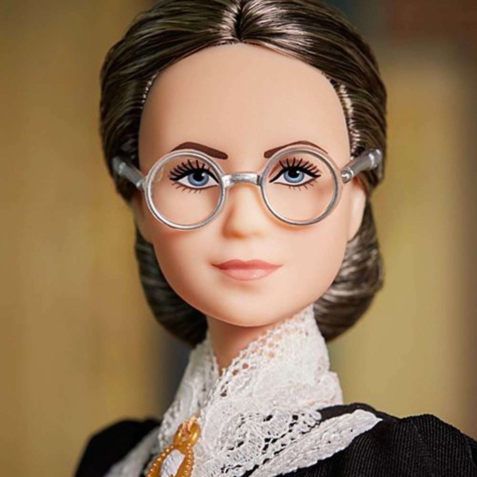 Susan B. Anthony Barbie Inspiring Women Doll - Búp Bê Sưu Tầm Cao Cấp Barbie Signature - Hình ảnh bổ sung 6