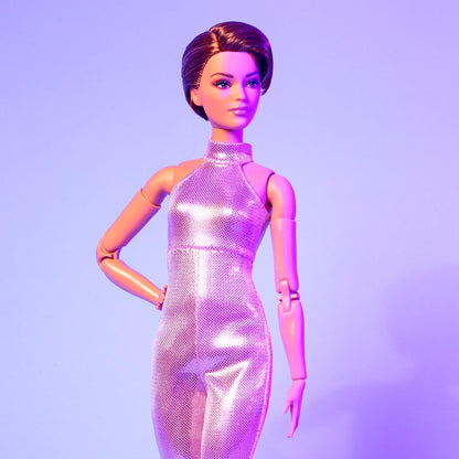 Barbie Looks Doll #22 (Petite, Short Auburn Hair) Búp bê khớp linh hoạt Barbie Signature Mattel HRM14 - Góc nhìn khác 3