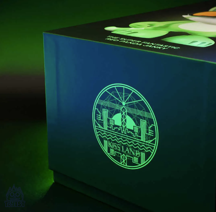 KISS LAND GREEN BY THE WEEKND - Mô Hình Art Toy Cao Cấp - Super Plastic - Hình ảnh bổ sung 4