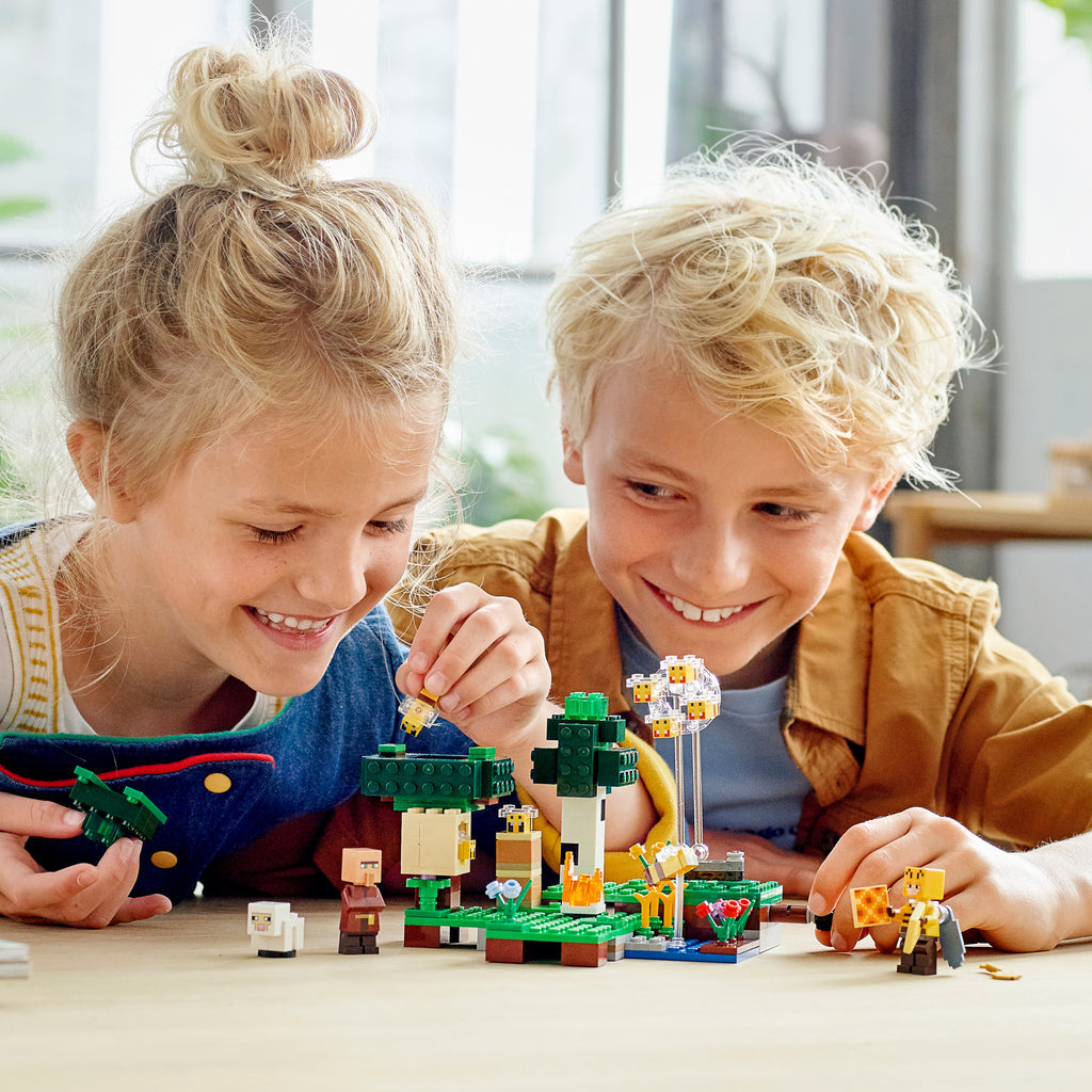 LEGO® Minecraft® The Bee Farm - Đồ Chơi Lắp Ráp Trang Trại Ong - LEGO 21165 LEGO - ảnh 2 - Lego Minecraft