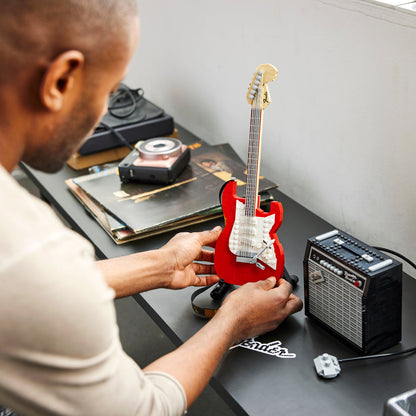 LEGO® Ideas Fender® Stratocaster™ - Bộ Lắp Ráp Mô Hình Guitar Điện LEGO 21329