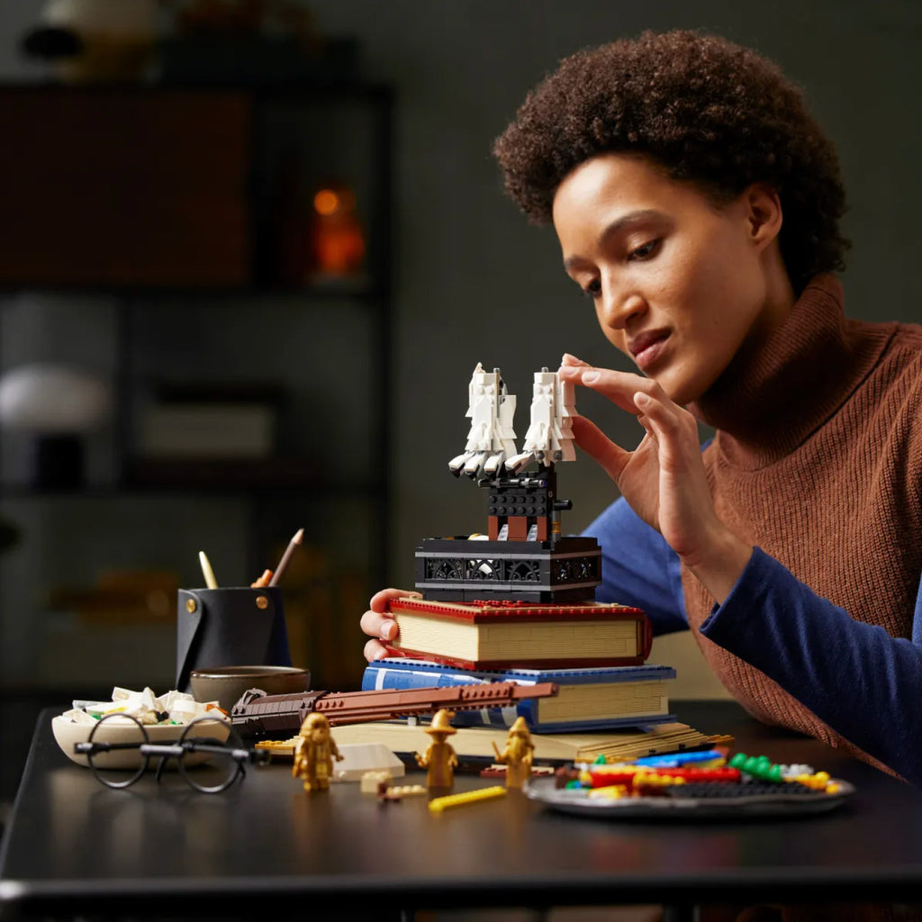 LEGO® Harry Potter™ Hogwarts™ Icons - Collectors Edition Bộ lắp ráp Biểu tượng Hogwarts™ 76391 LEGO - ảnh 3 - LEGO Sets