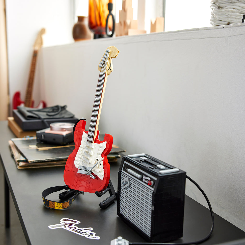 LEGO® Ideas Fender® Stratocaster™ - Bộ Lắp Ráp Mô Hình Guitar Điện LEGO 21329