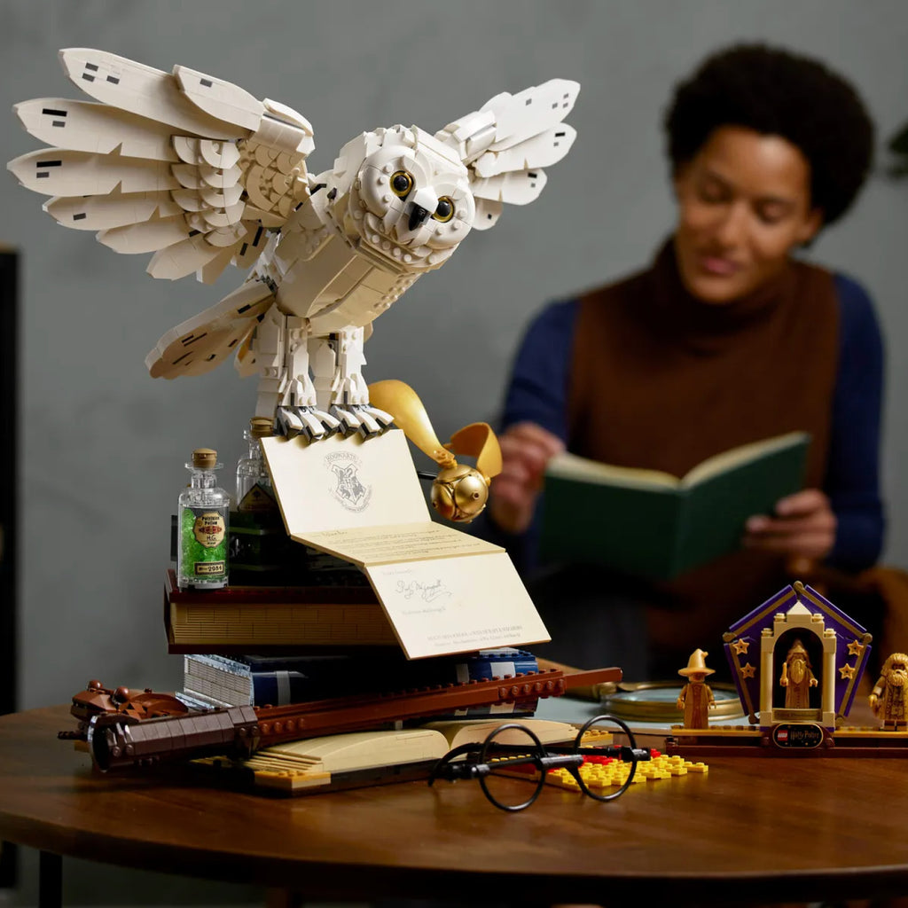 LEGO® Harry Potter™ Hogwarts™ Icons - Collectors Edition Bộ lắp ráp Biểu tượng Hogwarts™ 76391