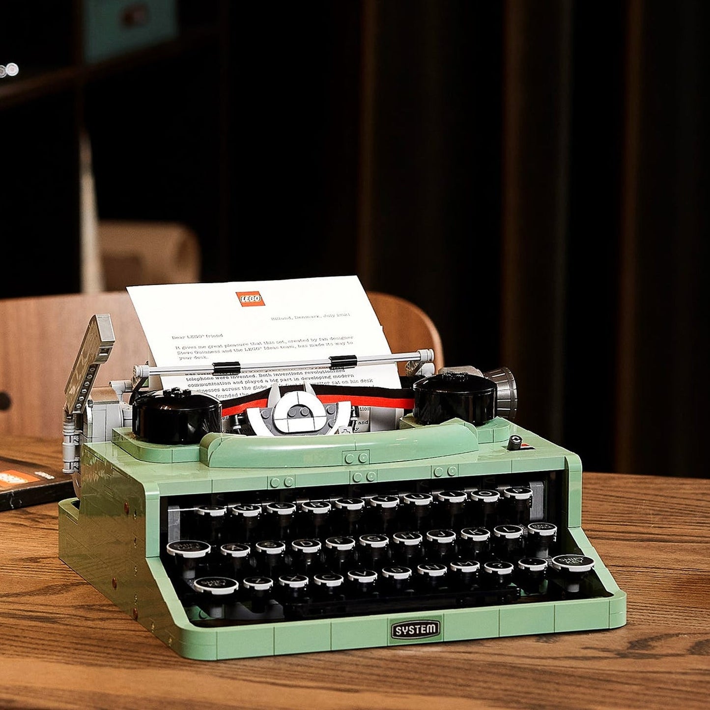 LEGO® Ideas Typewriter - Bộ Lắp Ráp Máy Đánh Chữ Cổ Điển - LEGO 21327 LEGO - ảnh 6 - LEGO Building Kit