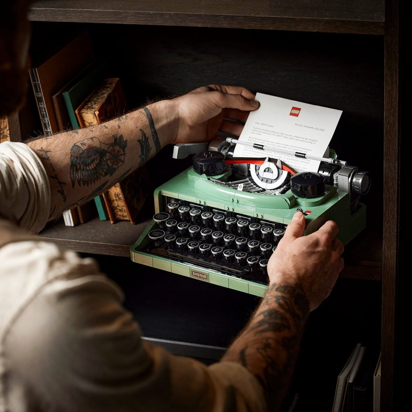 LEGO® Ideas Typewriter - Bộ Lắp Ráp Máy Đánh Chữ Cổ Điển - LEGO 21327