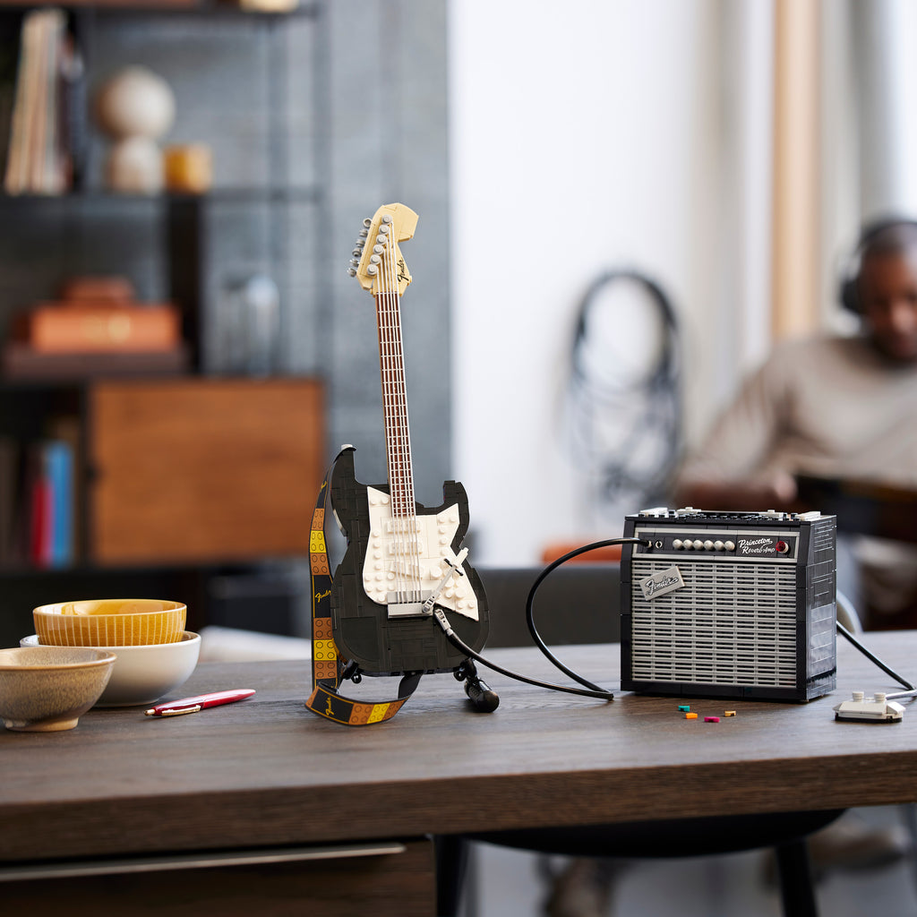 LEGO® Ideas Fender® Stratocaster™ - Bộ Lắp Ráp Mô Hình Guitar Điện LEGO 21329 - Hình ảnh bổ sung 7