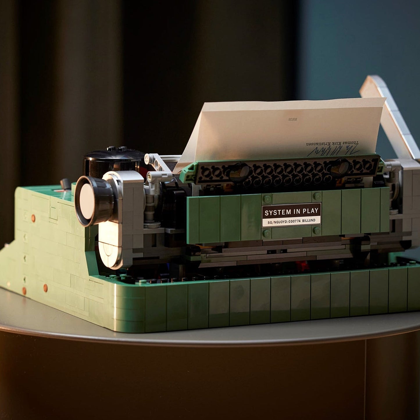 LEGO® Ideas Typewriter - Bộ Lắp Ráp Máy Đánh Chữ Cổ Điển - LEGO 21327