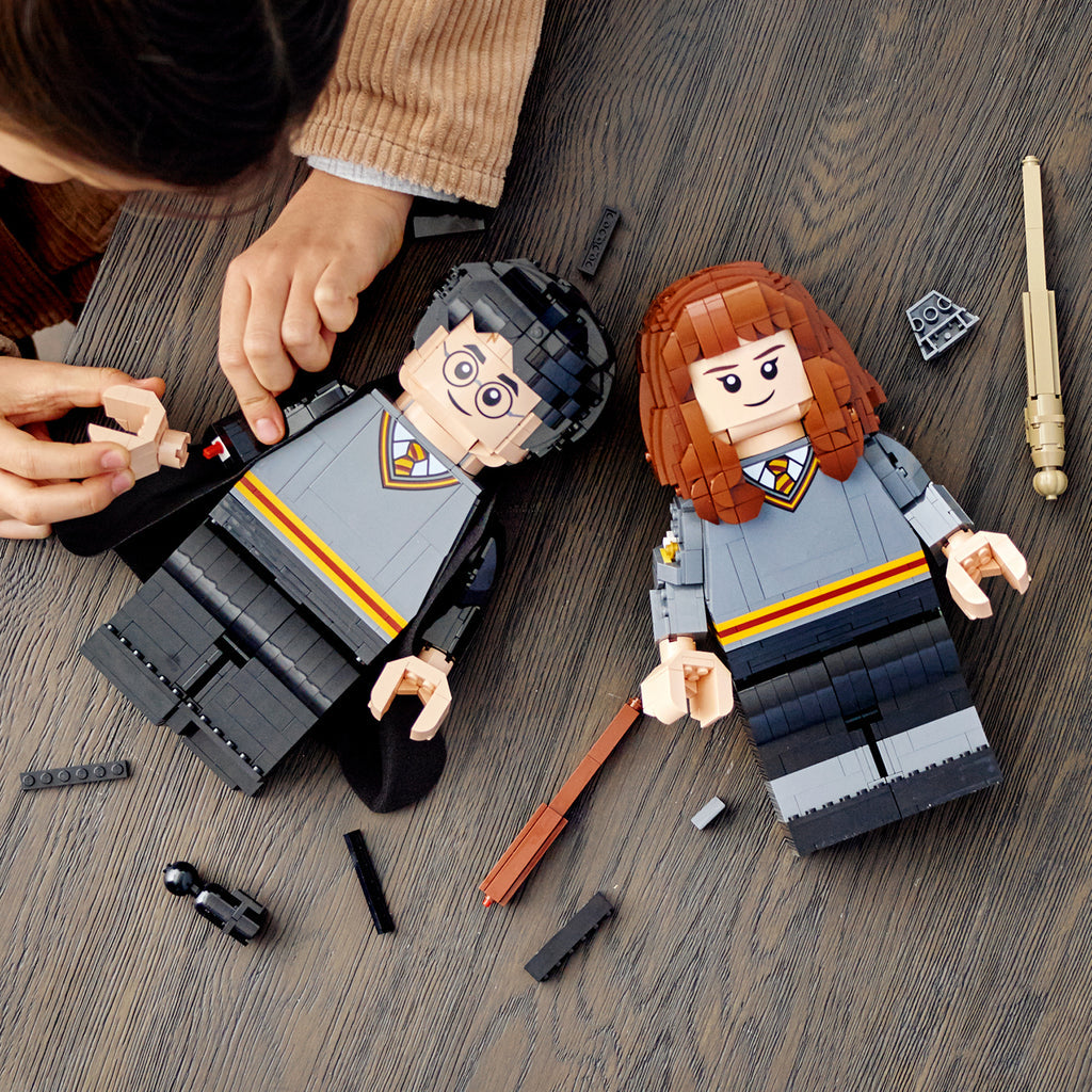 LEGO® Harry Potter & Hermione Granger™ Bộ Lắp Ráp Mô Hình Nhân Vật Siêu Lớn LEGO 76393 - Góc nhìn khác 3