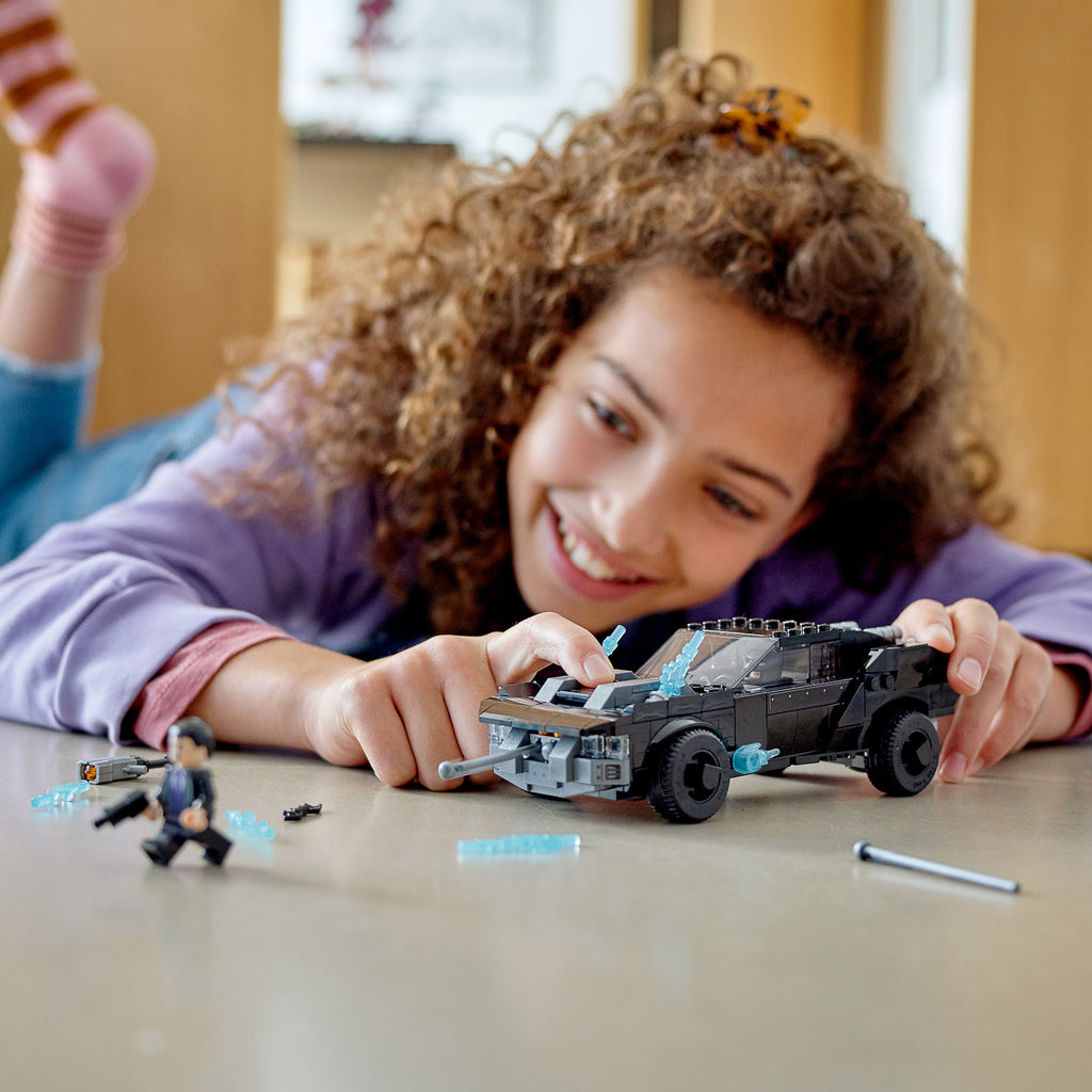 LEGO® DC Batman Batmobile™: The Penguin™ Chase Mô Hình Xe Chiến Đấu Batman LEGO 76181 - Góc nhìn khác 3
