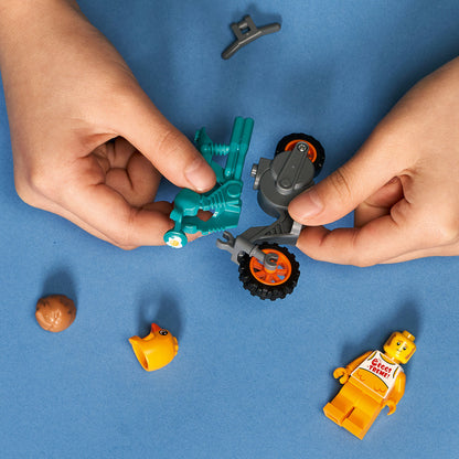 LEGO® City Chicken Stunt Bike - Mô Tô Nhào Lộn Hình Gà - LEGO 60310 - Hình ảnh bổ sung 4