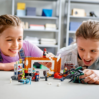 LEGO® Marvel Spider-Man at the Sanctum Workshop - Bộ lắp ráp Siêu Anh Hùng - LEGO 76185 - Góc nhìn khác 3