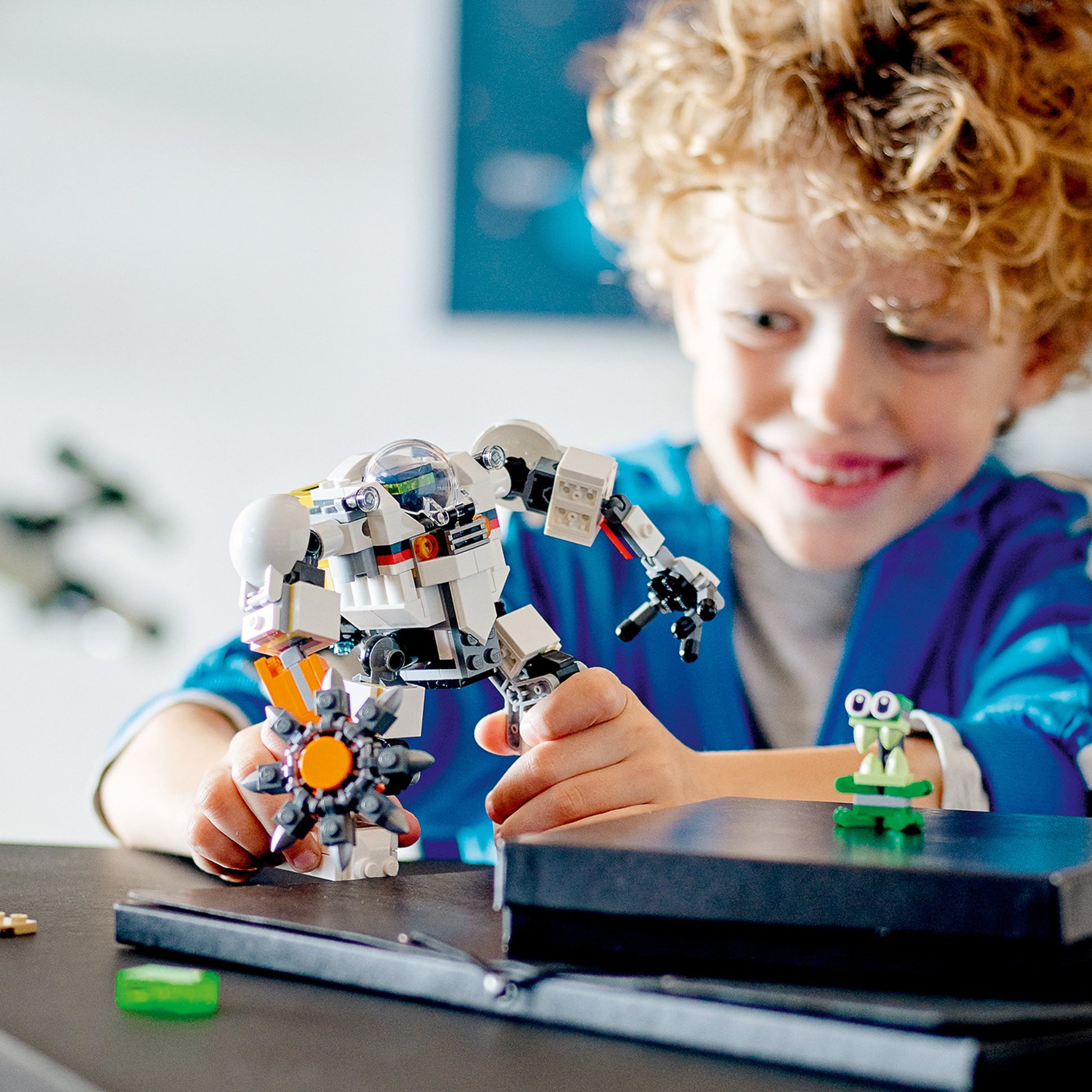 LEGO® Creator 3-in-1 Space Mining Mech - Robot Khai Thác Vũ Trụ 3 trong 1 LEGO 31115 - Góc nhìn khác 3