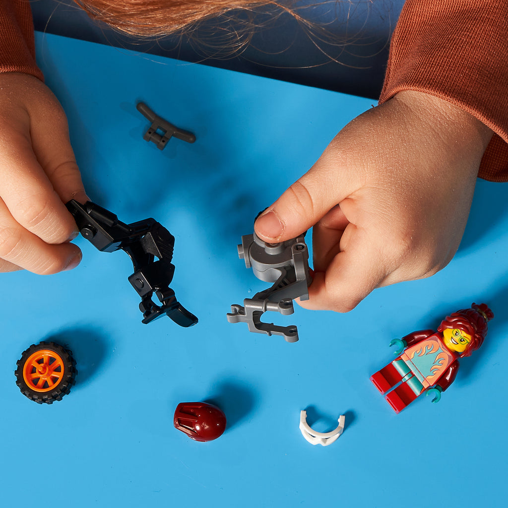 LEGO® City Fire Stunt Bike Mô Tô Nhào Lộn Cứu Hỏa LEGO 60311 - Hình ảnh bổ sung 4