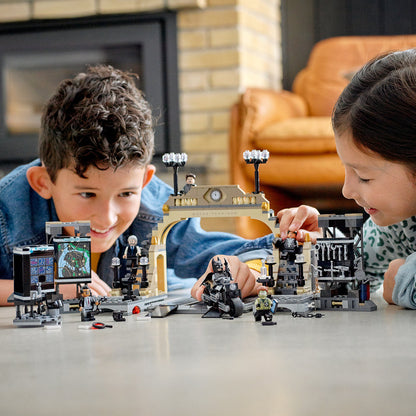 LEGO® DC Batman™ Batcave™: The Riddler™ Face-off - Bộ Đồ Chơi Lắp Ráp Hang Dơi LEGO 76183 - Góc nhìn khác 3