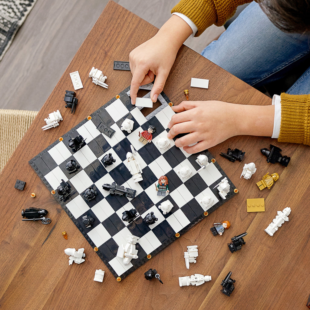 LEGO® Harry Potter Hogwarts™ Wizard’s Chess - Bộ Cờ Vua Phù Thủy Lắp Ráp - LEGO 76392