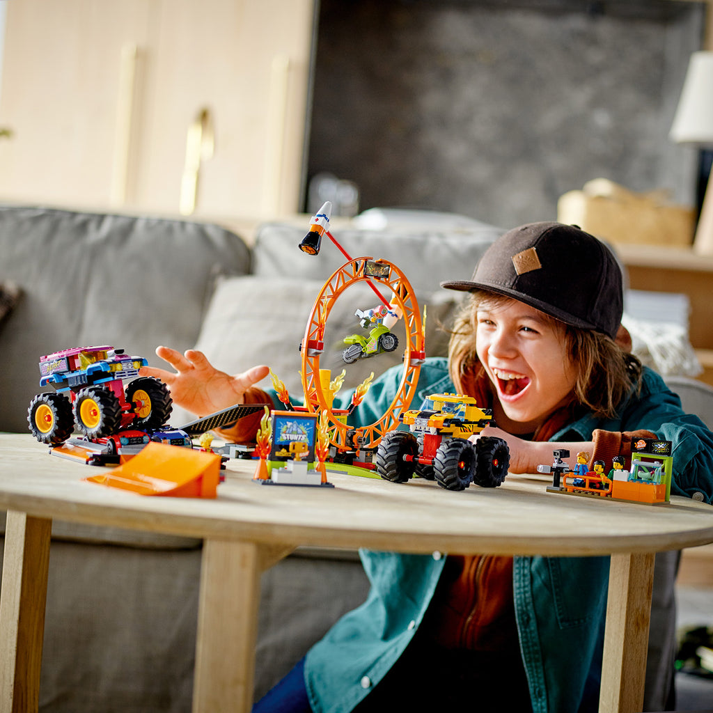 LEGO® City Stunt Show Arena - Đấu Trường Biểu Diễn Mô Tô Mạo Hiểm - LEGO 60295 - Góc nhìn khác 3