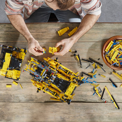 LEGO® Technic™ App-Controlled Cat® D11 Bulldozer - Xe Ủi Đất Điều Khiển Từ Xa - LEGO 42131 - Hình ảnh bổ sung 4