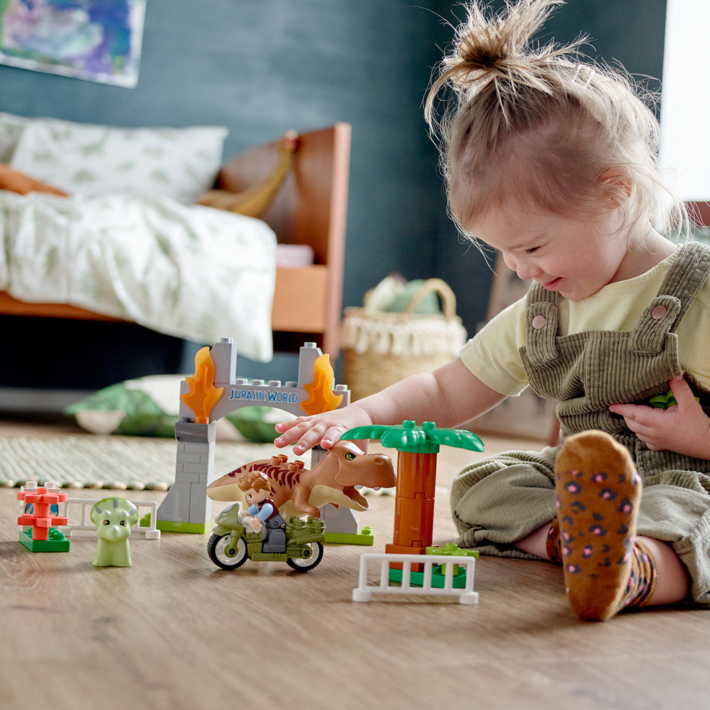 LEGO® DUPLO™ T. rex and Triceratops Dinosaur Breakout - Đồ chơi lắp ráp khủng long LEGO 10939 - Hình ảnh bổ sung 4