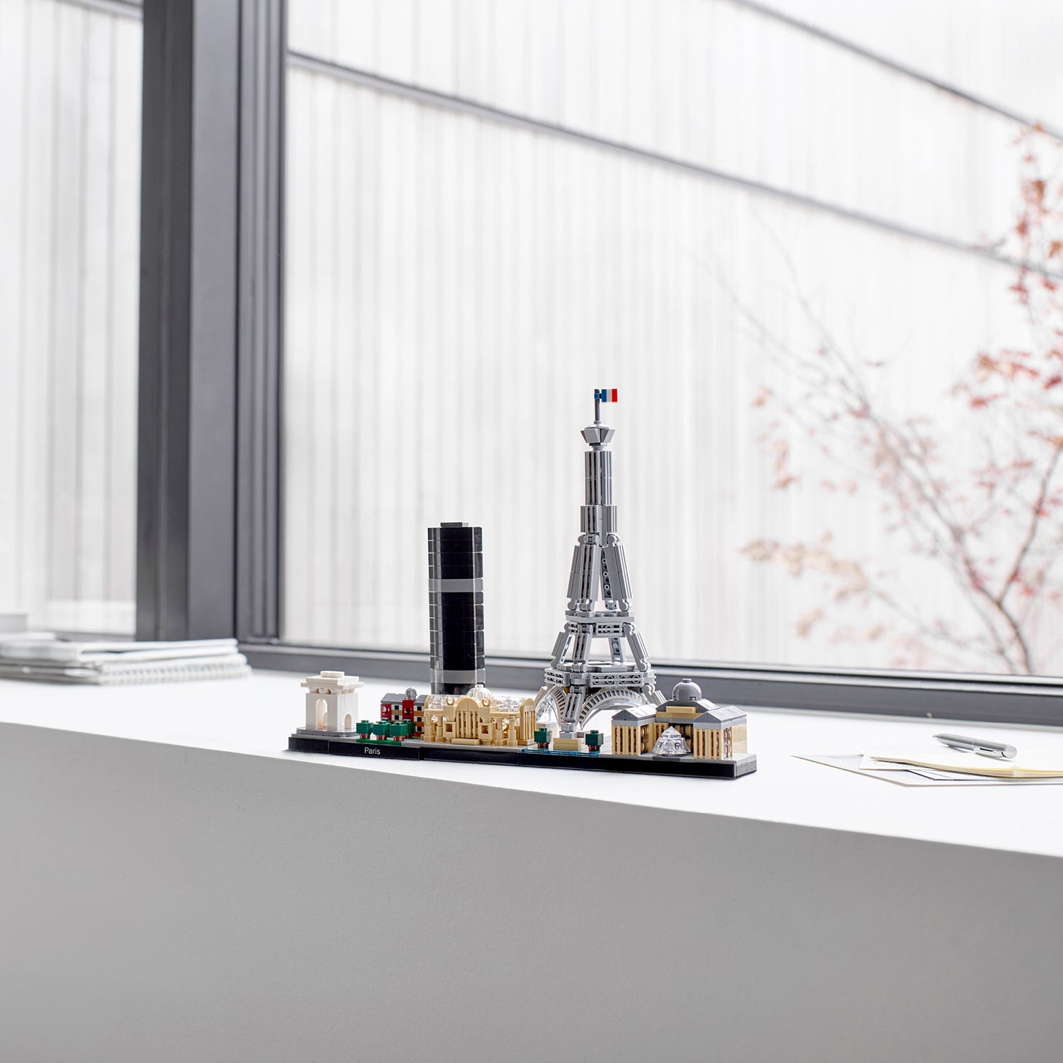 LEGO® Architecture Paris - Bộ Đồ Chơi Lắp Ráp Kiến Trúc Skyline - LEGO 21044 - Góc nhìn khác 3